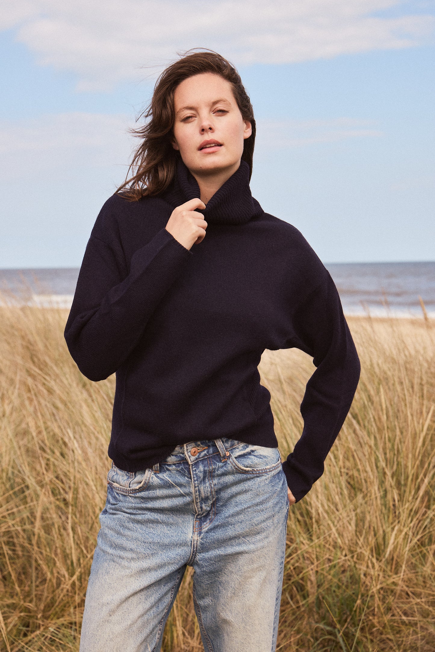 Thick, Premium Wool & Cashmere Roll Neck Jumper