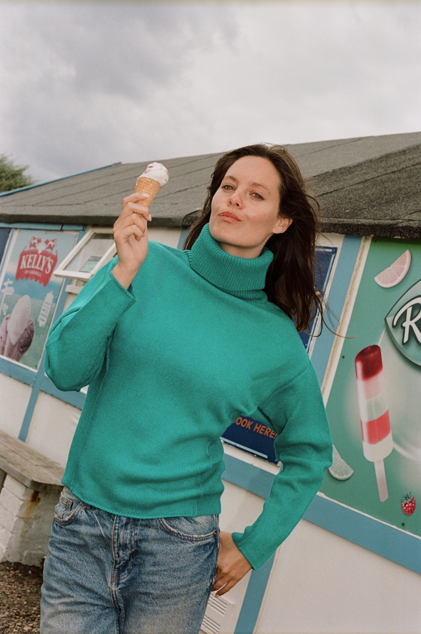 Thick, Premium Wool & Cashmere Roll Neck Jumper