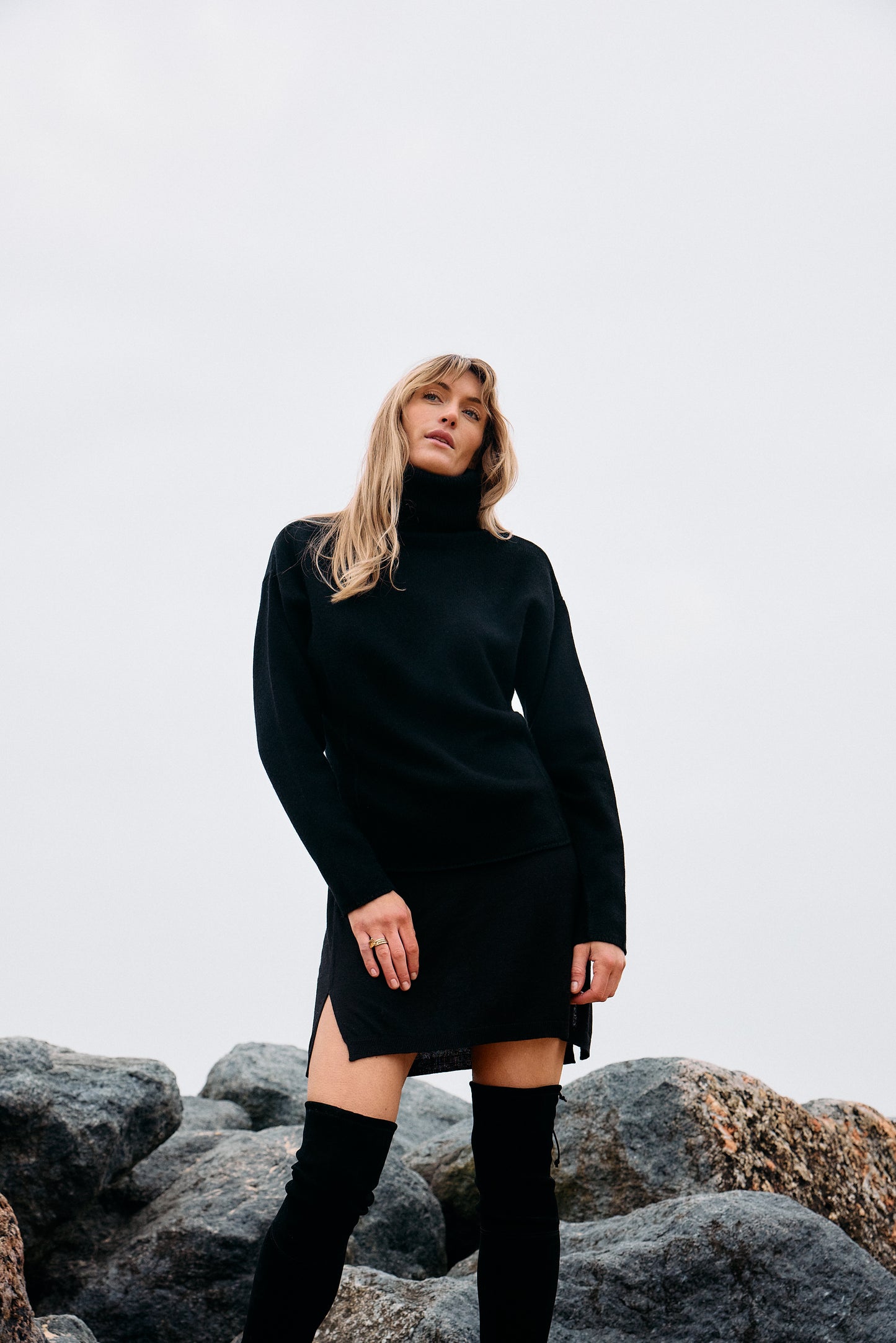 Thick, Premium Wool & Cashmere Roll Neck Jumper