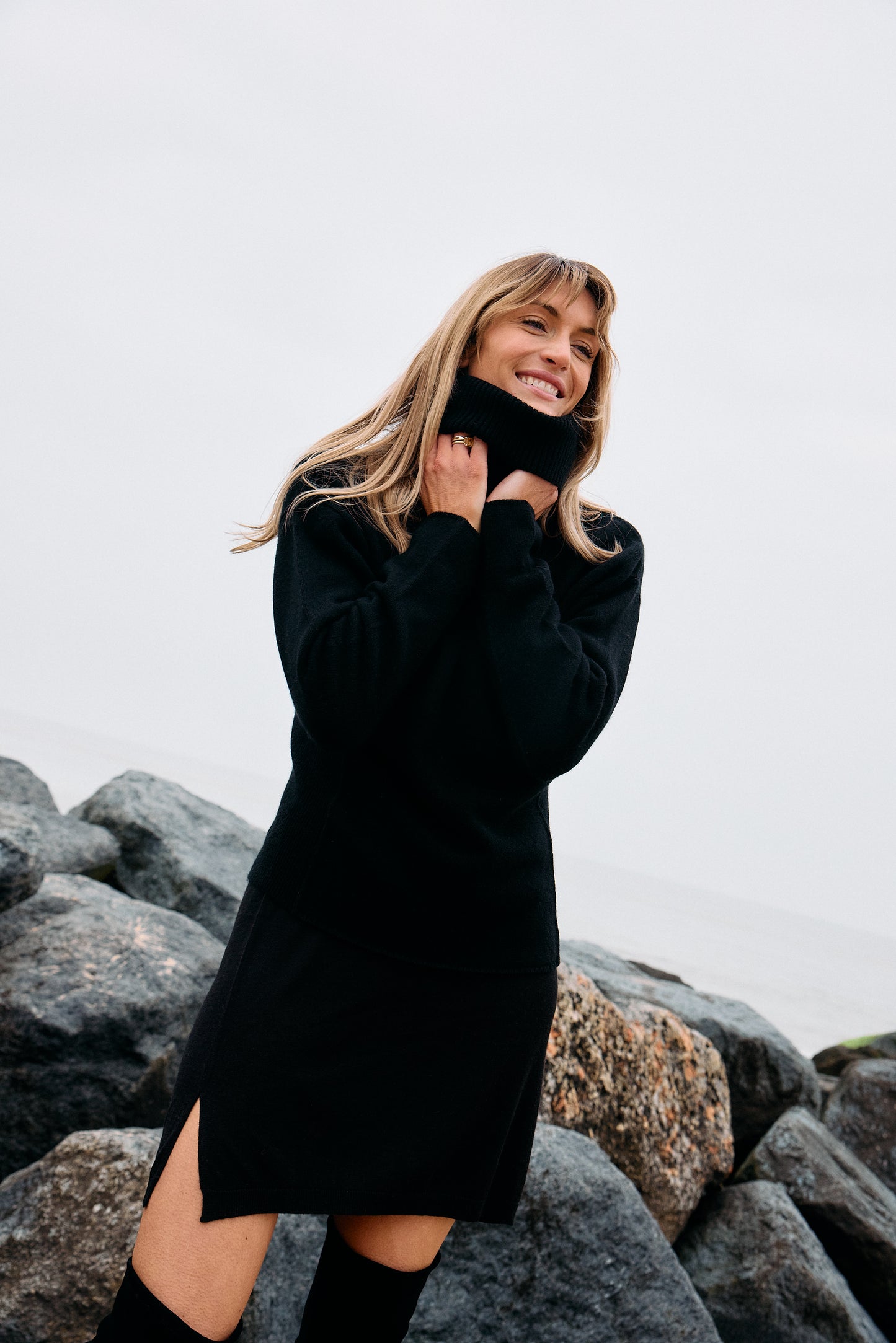 Thick, Premium Wool & Cashmere Roll Neck Jumper