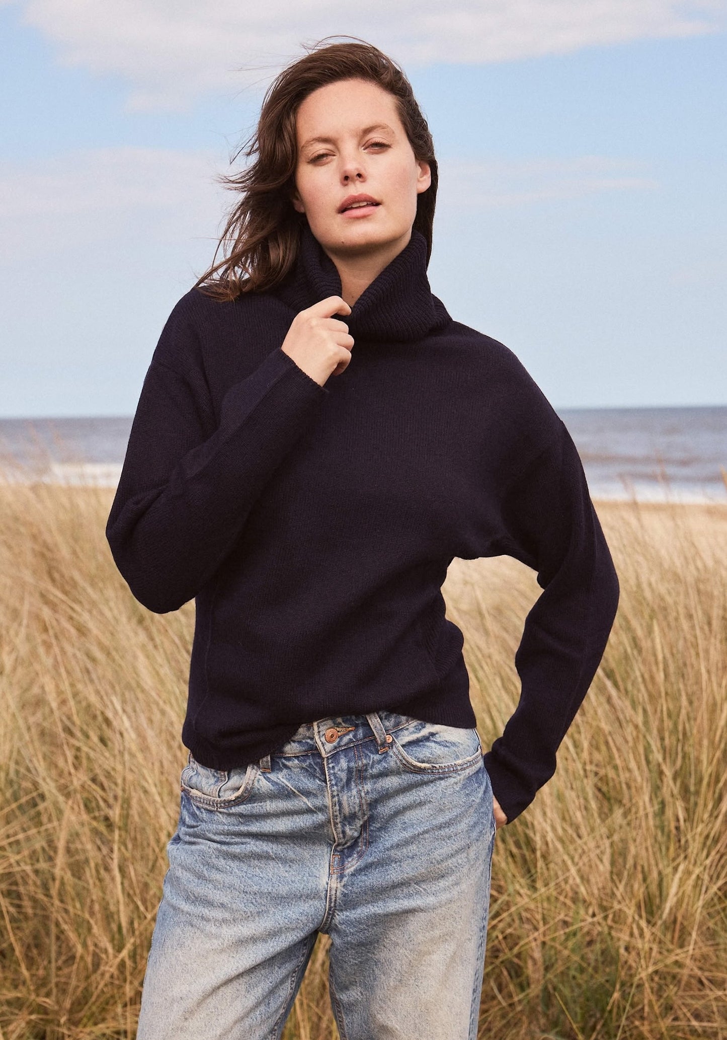 Thick, Premium Wool & Cashmere Roll Neck Jumper