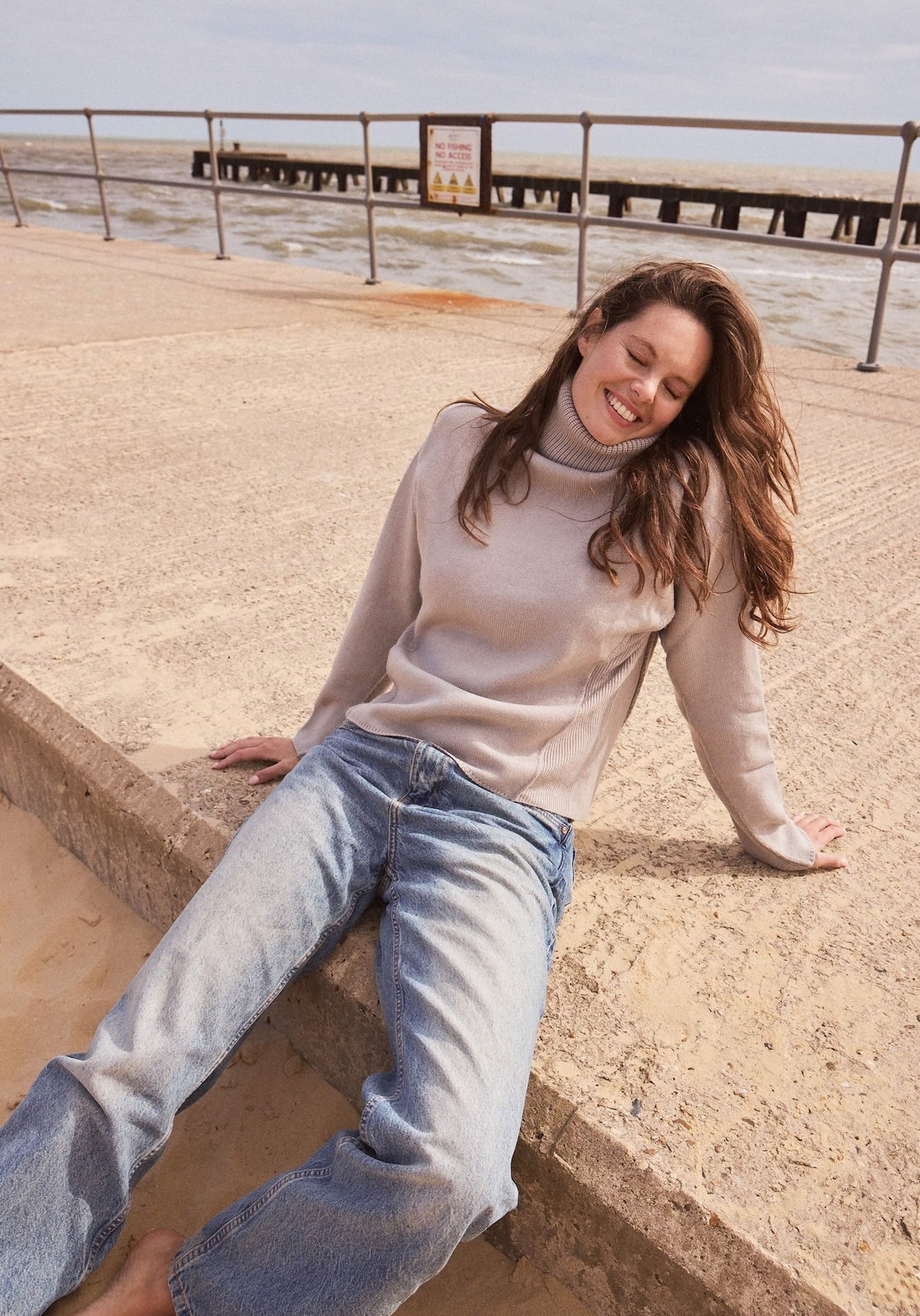 Thick, Premium Wool & Cashmere Roll Neck Jumper